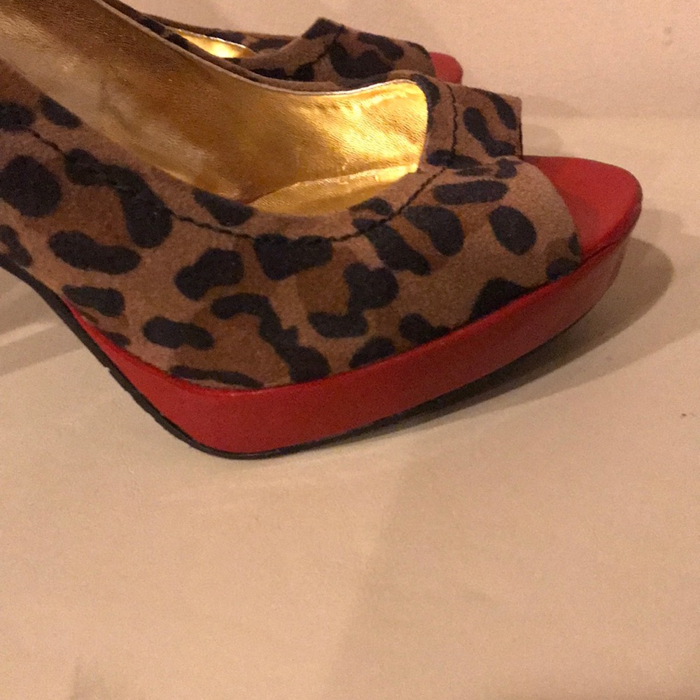 Shoes - Picture 4 of 4